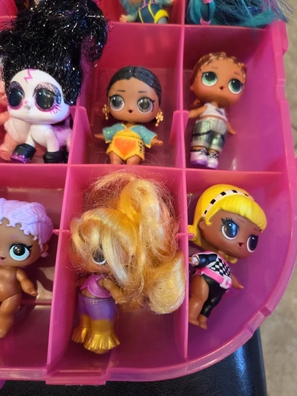 Lot Of 25 MGA LOL Surprise! Dolls & Pets With Accessories In Pink Carrying Case
